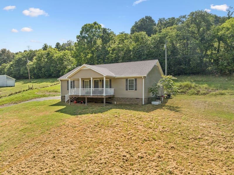 211 Bowmans Branch Ln, Pleasant Shade, TN 37145