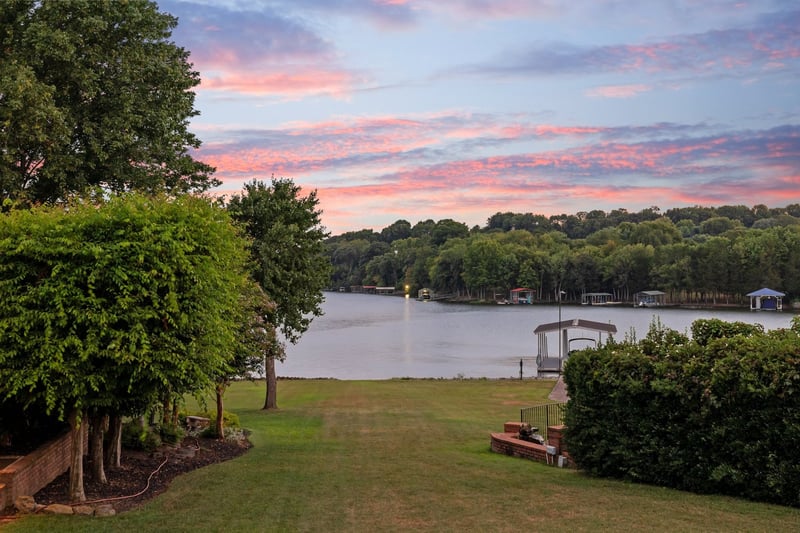 105 S Governors Cv, Hendersonville, TN 37075