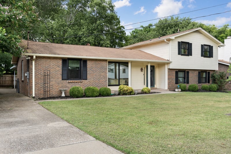 2961 Mossdale Dr, Antioch, TN 37013