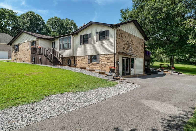 416 Harsh Ln, Castalian Springs, TN 37031