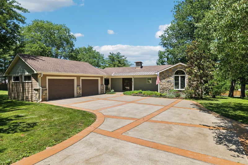 8166 Poplar Creek Rd, Nashville, TN 37221