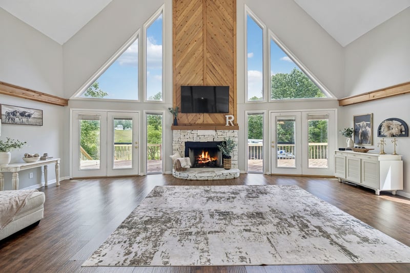 121 High Forest Dr, Hampshire, TN 38461