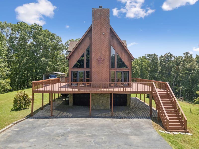 121 High Forest Dr, Hampshire, TN 38461