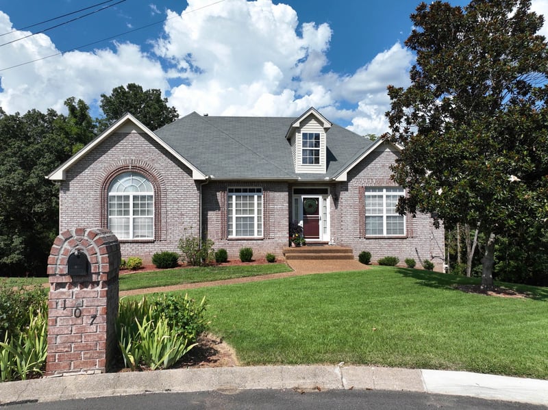 107 Knights Bridge Station, Hendersonville, TN 37075