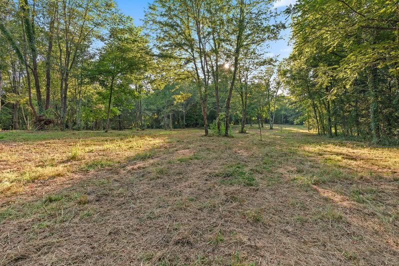 2821 Double Branch Rd, Columbia, TN 38401