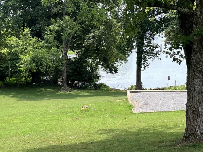 100 Sterling Rd, Hendersonville, TN 37075