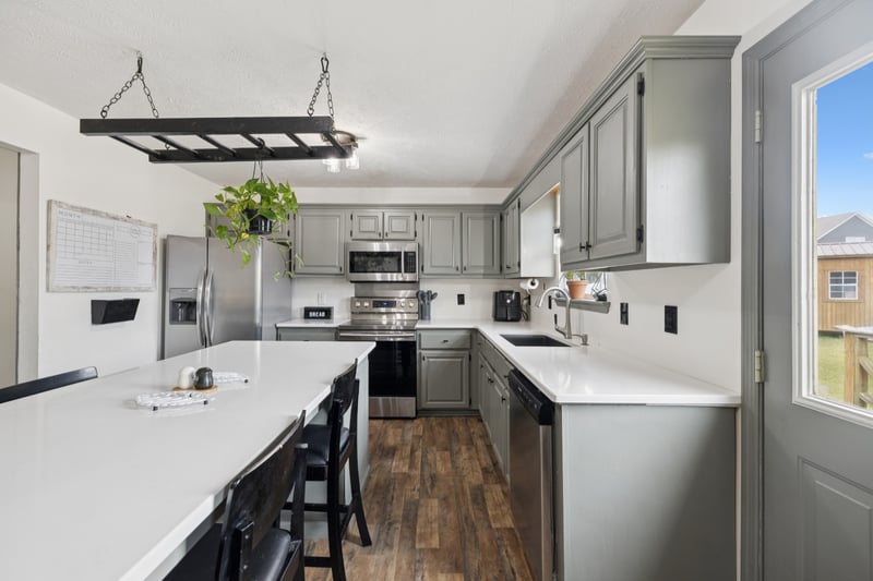 411 Brookside Dr, Mount Pleasant, TN 38474