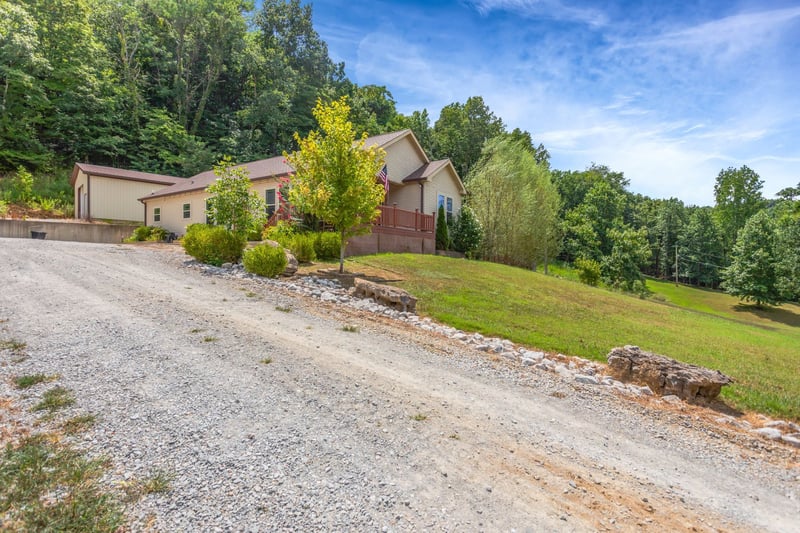 2071 Preacher Holt Rd, Mount Pleasant, TN 38474