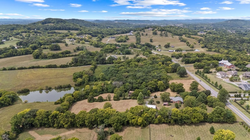 9631 Clovercroft Rd, Nolensville, TN 37135