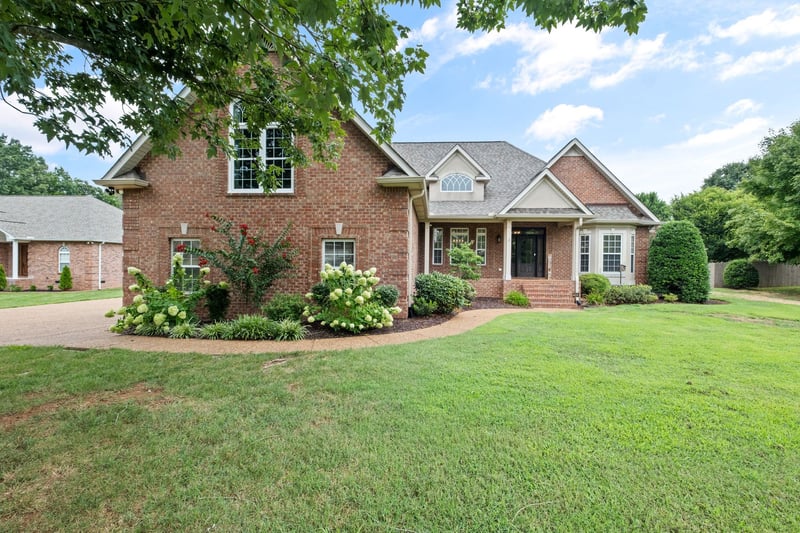 304 Barton Ferry Ct, Lebanon, TN 37087