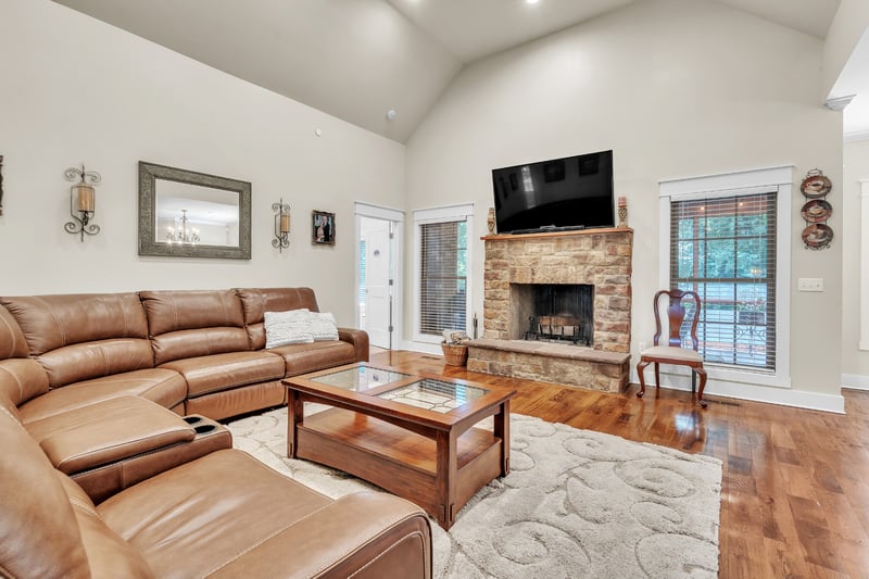 422 Evergreen Cir, Kingston Springs, TN 37082