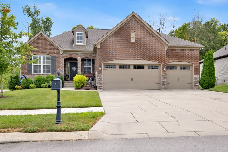 1063 River Oaks Blvd, Lebanon, TN 37090