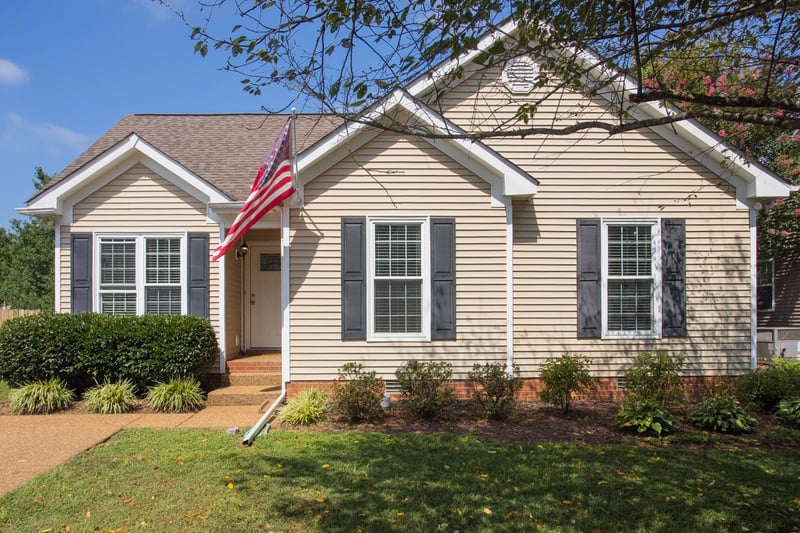 1140 Summerville Cir, Thompsons Station, TN 37179