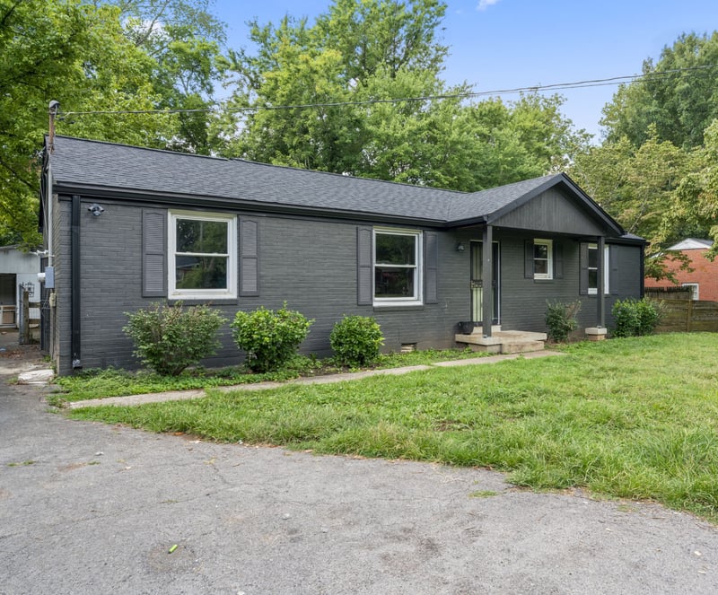 1906 Gardner Dr, Murfreesboro, TN 37130