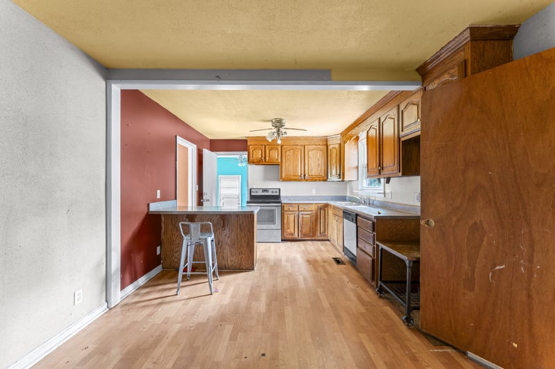 1906 Gardner Dr, Murfreesboro, TN 37130