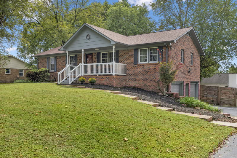 108 Walnut Dr, Columbia, TN 38401