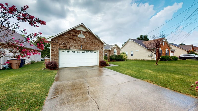 5352 Sunnyvale Dr, Antioch, TN 37013