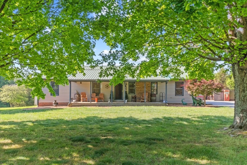 1802 Groveland Ridge Rd, Columbia, TN 38401