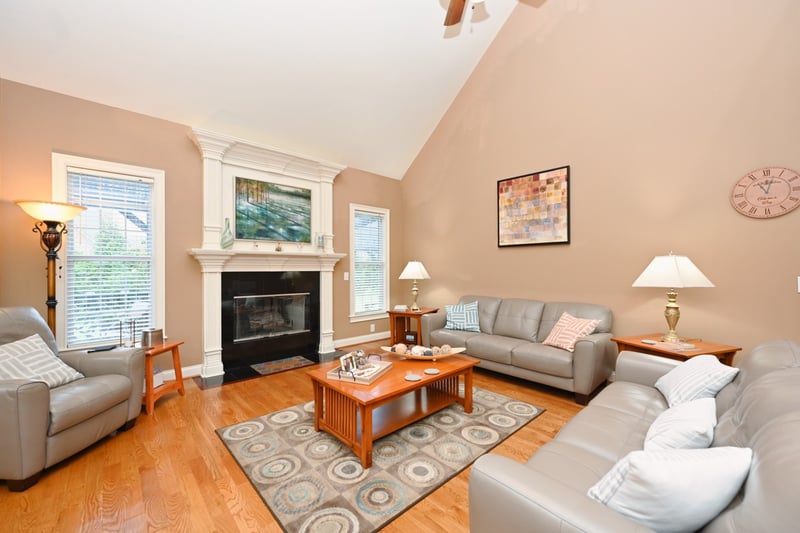 1043 Dorset Dr, Hendersonville, TN 37075