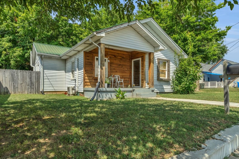 514 8th Ave, Springfield, TN 37172