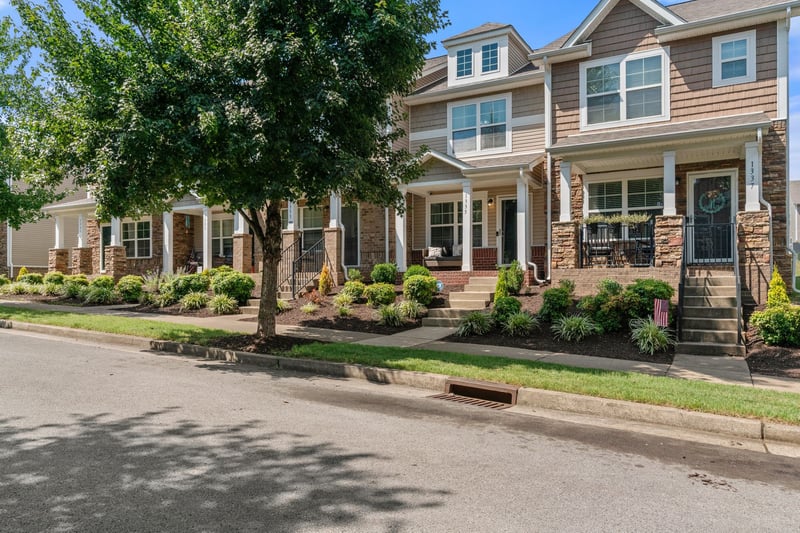 1335 Riverbrook Dr, Hermitage, TN 37076