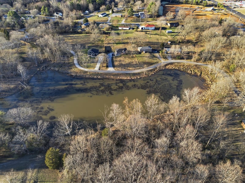 Rambaugh , Burns, TN 37029