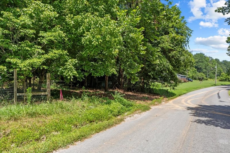 Upper Creek Rd, Vanleer, TN 37181