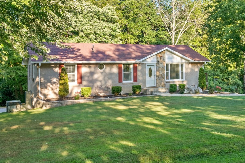 1001 Issac Clifton Rd, Chapmansboro, TN 37035