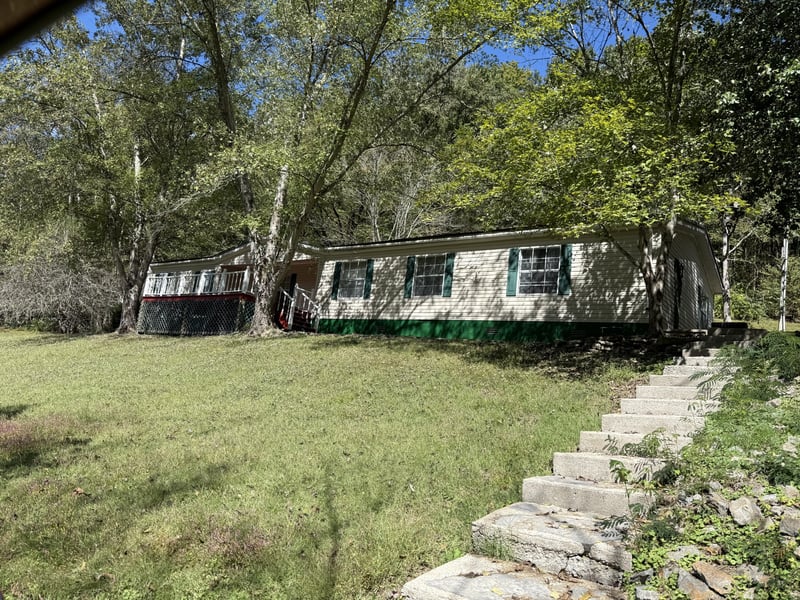33 Nascar Ln, Pleasant Shade, TN 37145