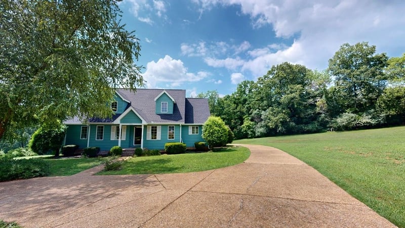 1246 Hartsfield Dr, Columbia, TN 38401