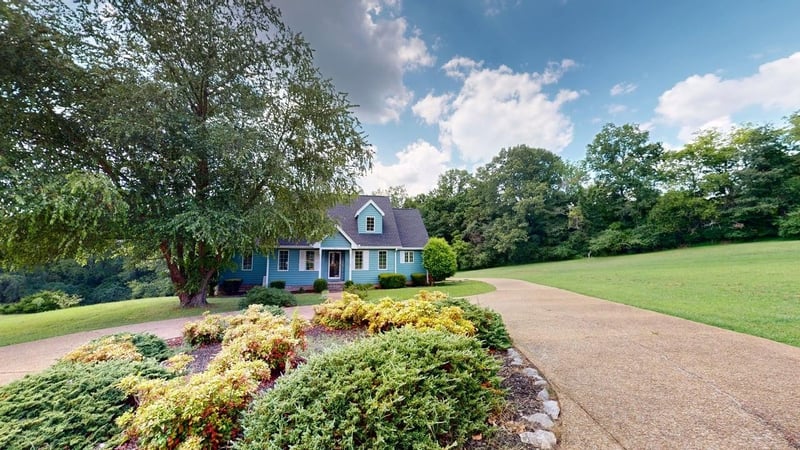 1246 Hartsfield Dr, Columbia, TN 38401