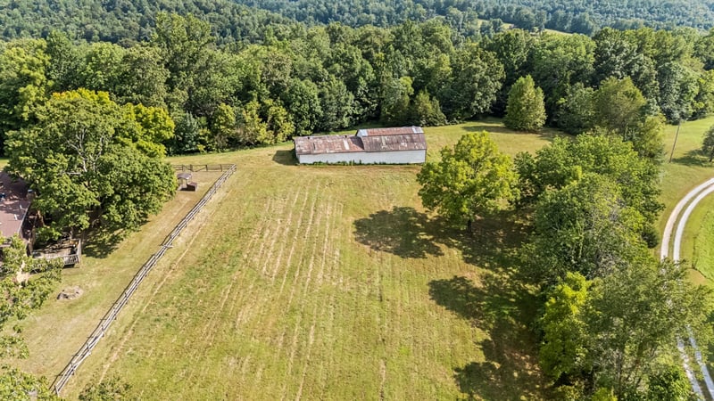 3085 Hwy 47 N, White Bluff, TN 37187