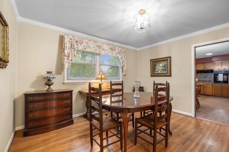 521 Columbus Dr, Hermitage, TN 37076