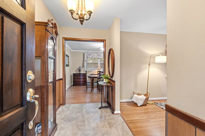 521 Columbus Dr, Hermitage, TN 37076