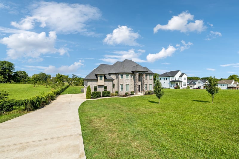 589 Saundersville Ferry Rd, Mount Juliet, TN 37122