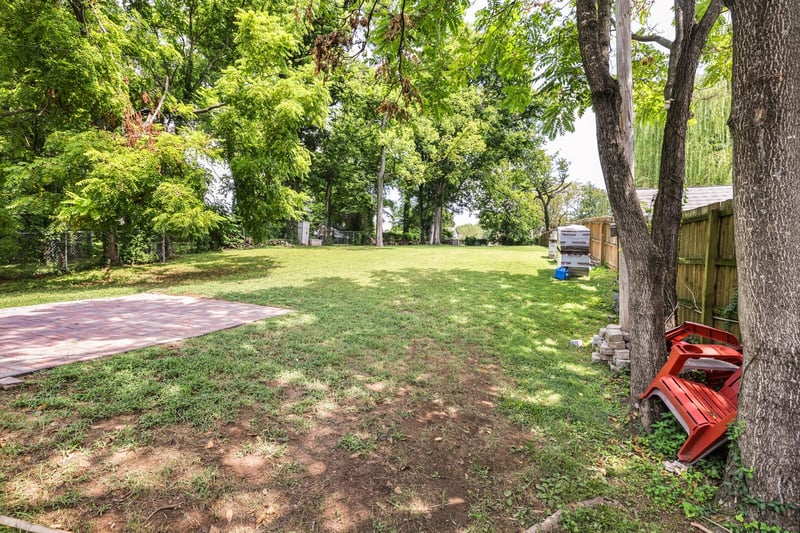 2412 Vaulx Ln, Nashville, TN 37204