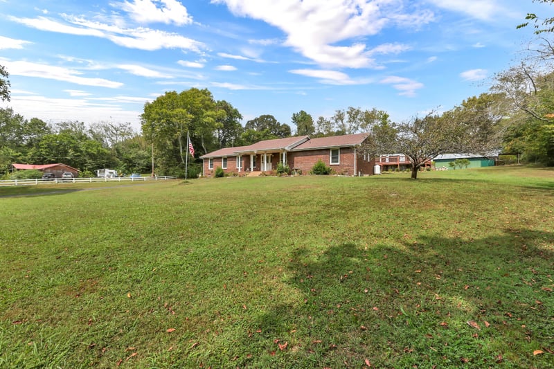 1810 Old Clarksville Pike, Chapmansboro, TN 37035