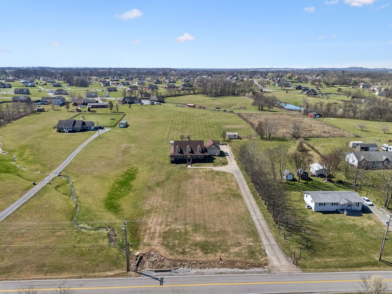 863 Rock Springs Rd, Castalian Springs, TN 37031