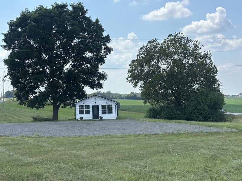 8490 Dunn Rd, Cedar Hill, TN 37032