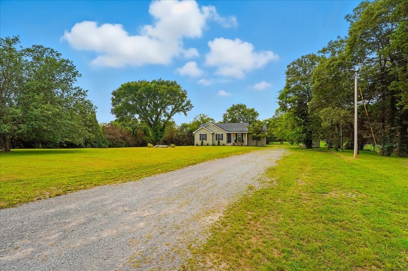 225 Antler Dr, Murfreesboro, TN 37130