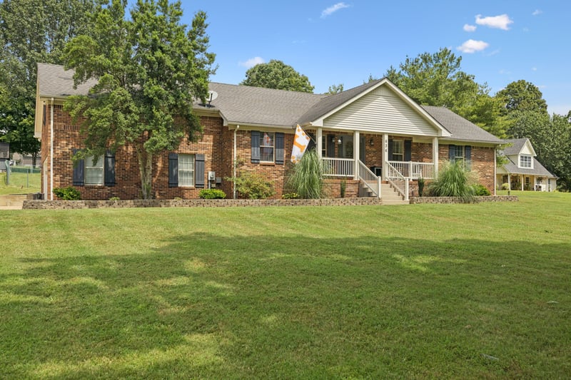 636 Vaughans Gap Rd, Spring Hill, TN 37174