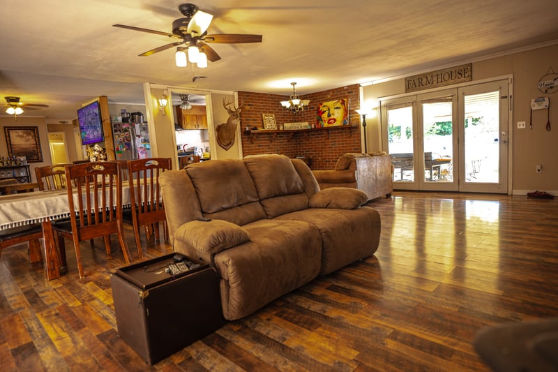 5210 Highway 49 , Vanleer, TN 37181