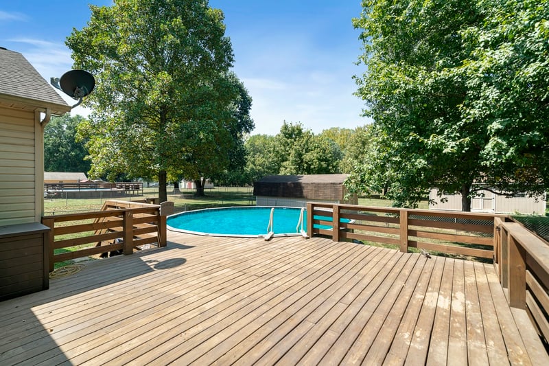 327 Stonewall Dr, Columbia, TN 38401