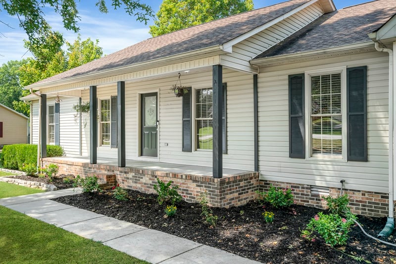 327 Stonewall Dr, Columbia, TN 38401