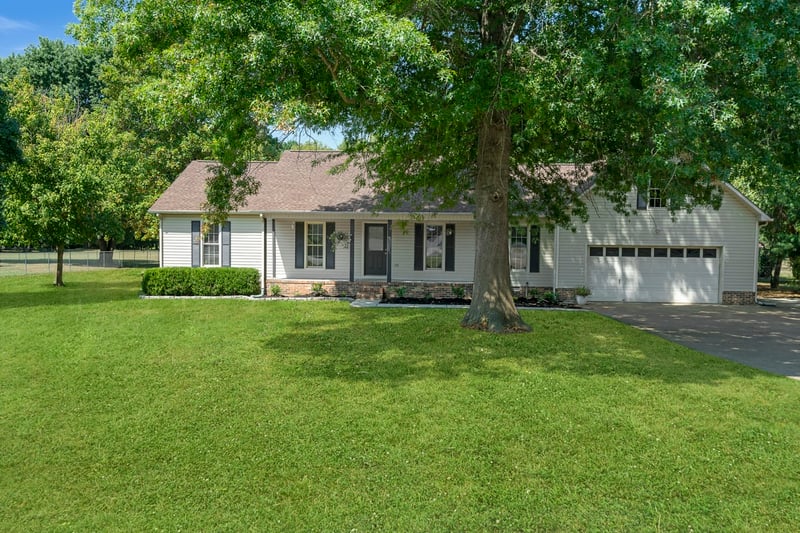 327 Stonewall Dr, Columbia, TN 38401