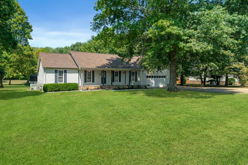 327 Stonewall Dr, Columbia, TN 38401