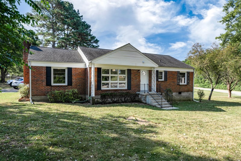 202 Jackson Heights Rd, Columbia, TN 38401