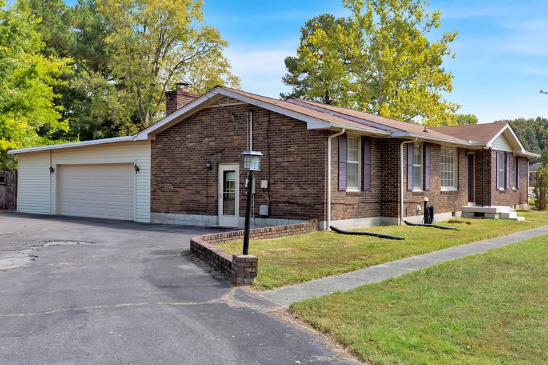 100 Southburn Dr, Hendersonville, TN 37075