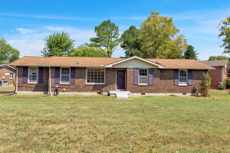 100 Southburn Dr, Hendersonville, TN 37075