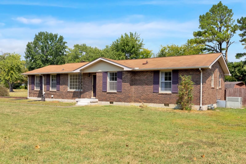 100 Southburn Dr, Hendersonville, TN 37075